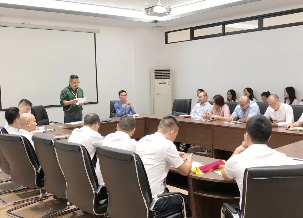 奮力沖刺,筑夢起航!綠蘋果瓷磚月度總結(jié)大會圓滿舉行!